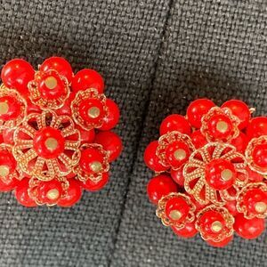Vintage filigree red clip on chunky earrings 1x1 inch Gold tone Hardware Japan